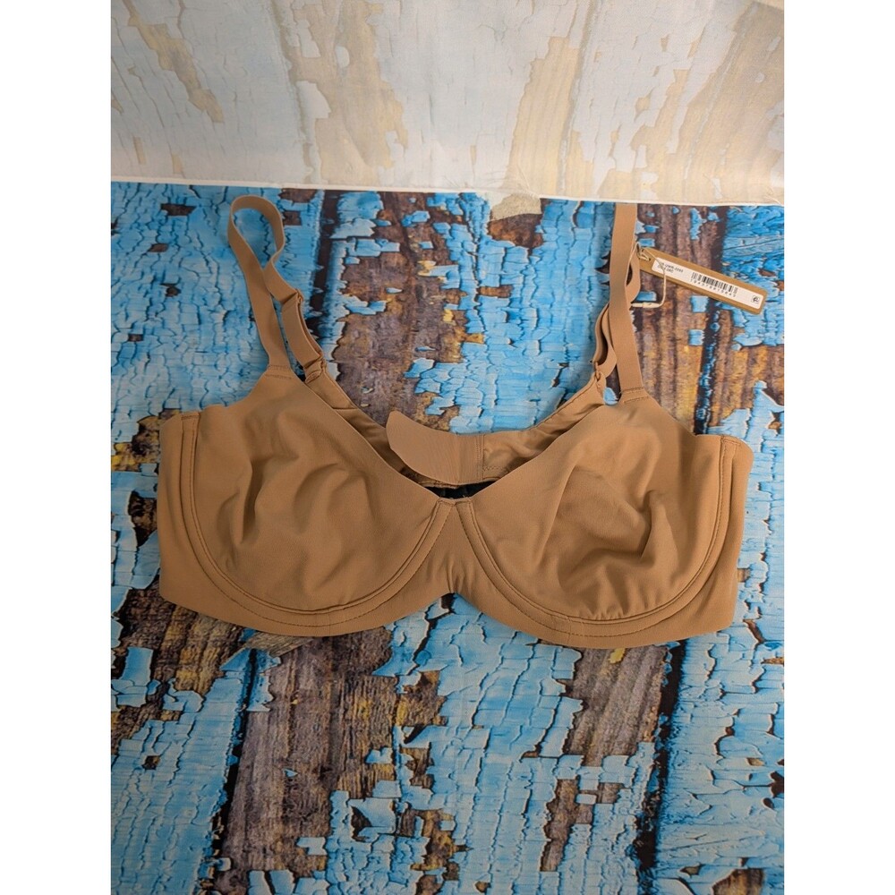 NWT SKIMS Fits Everybody Unlined Demi Bra, style number BR-UWR-2293 Size 38C